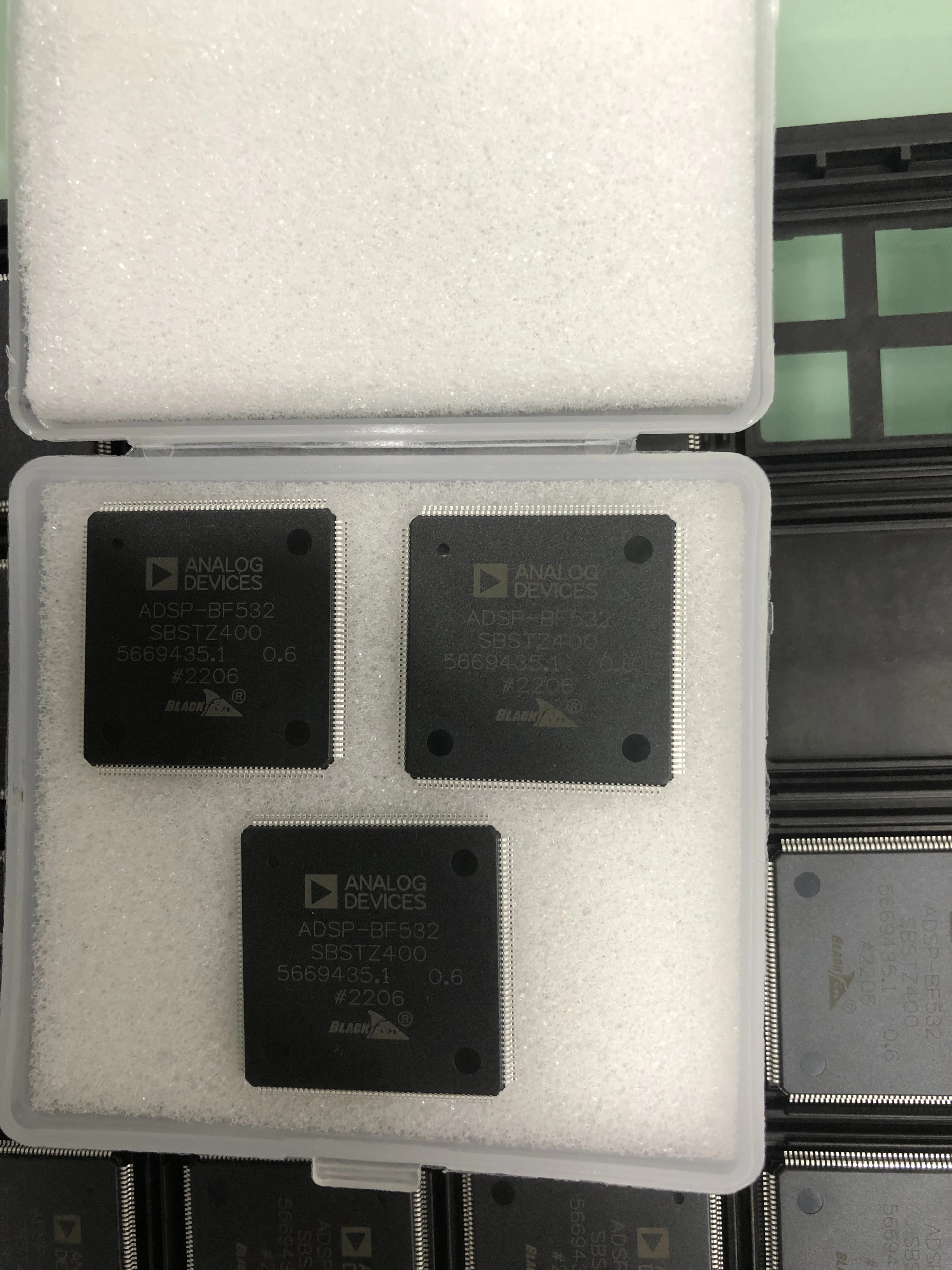 1 шт. ADSP-BF532SBSTZ4 TQFP-48 Встроенный (цифровой сигнальный процессор) 100% новое качество Origianl0