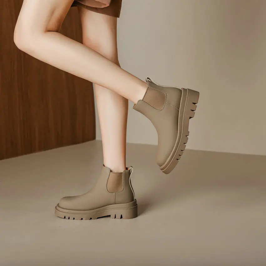 QUTAA 2024, Женские ботильоны для отдыха на платформе, осенне-зимняя женская обувь из натуральной кожи с круглым носком, повседневный размер 34-402