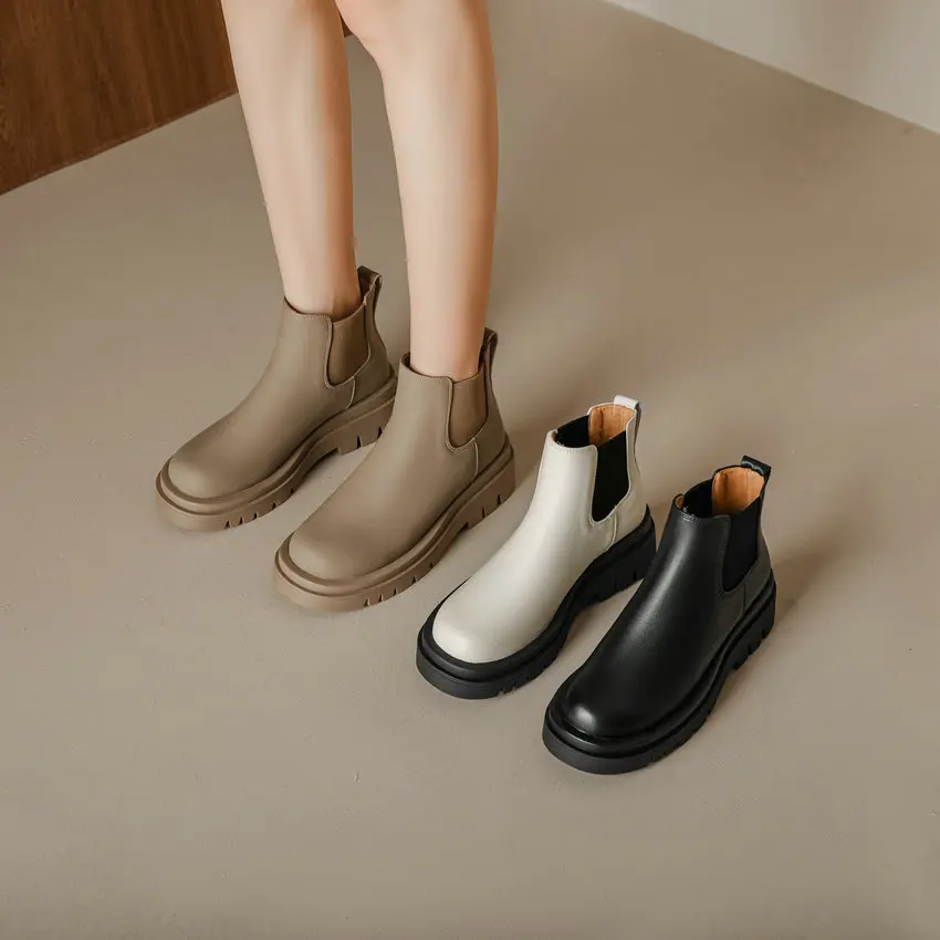 QUTAA 2024, Женские ботильоны для отдыха на платформе, осенне-зимняя женская обувь из натуральной кожи с круглым носком, повседневный размер 34-404